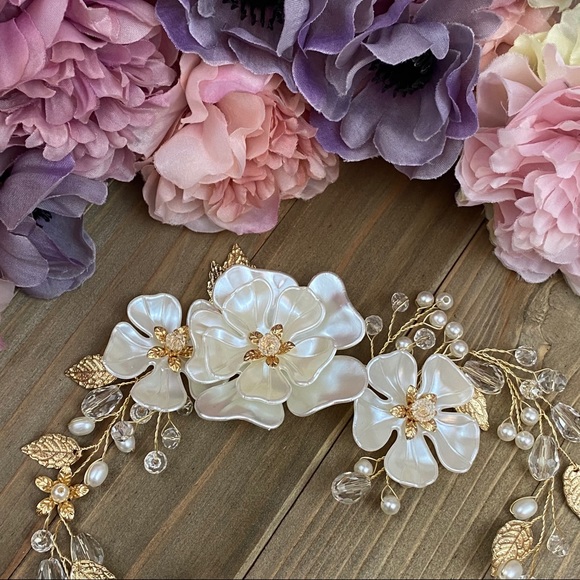 Romantic Floral Crystal and Pearl Vine Headdress - Picture 9 of 16